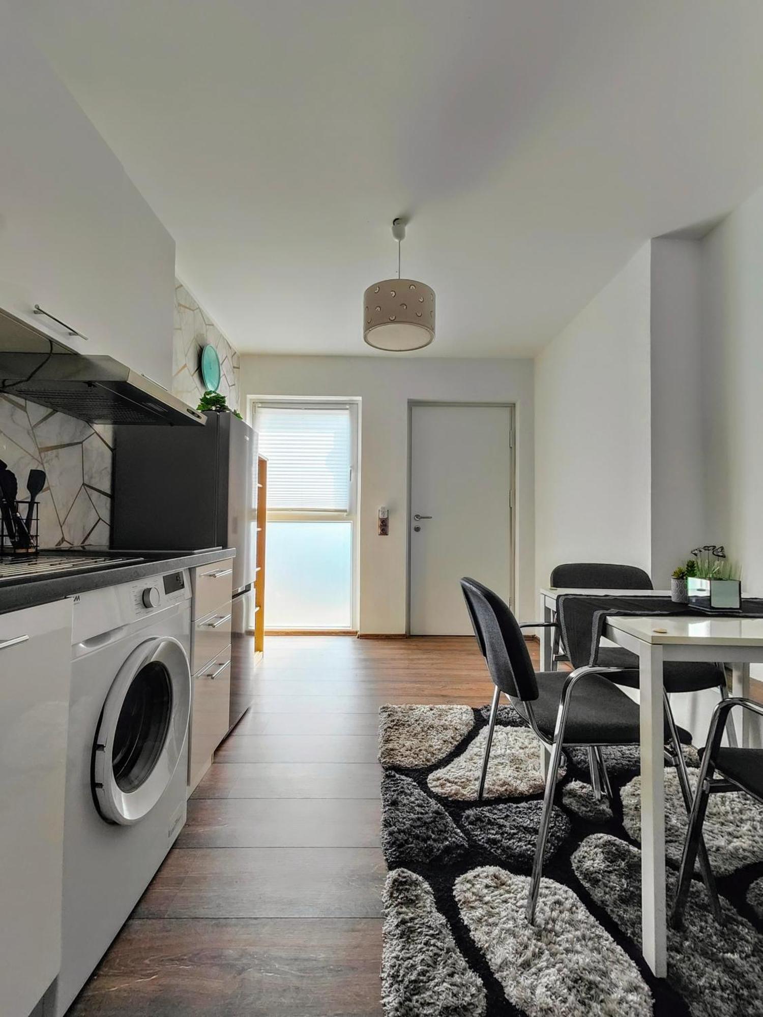 Modern Cozy Apartment, Green Neighborhood, Good Connectivity Дуйсбург Екстериор снимка